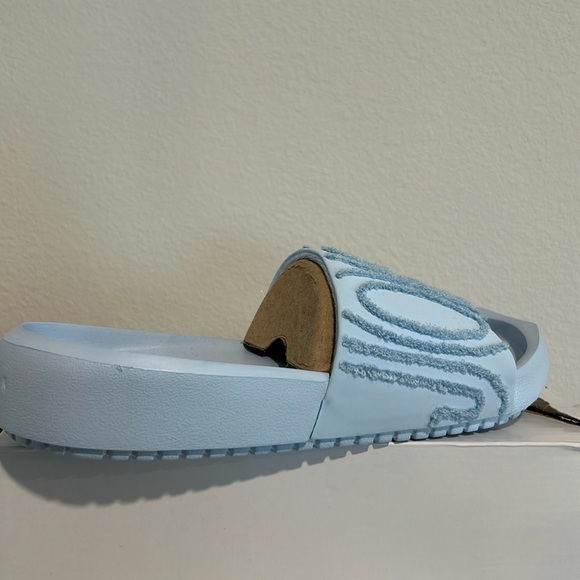 Women’s Jordan Slide - Picture 1 of 4